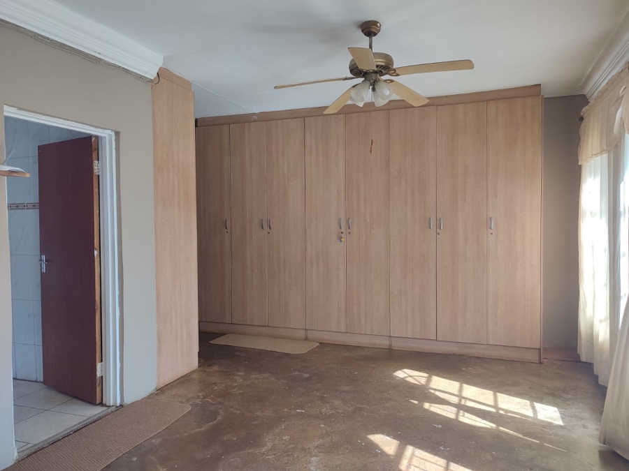 5 Bedroom Property for Sale in Swartruggens North West